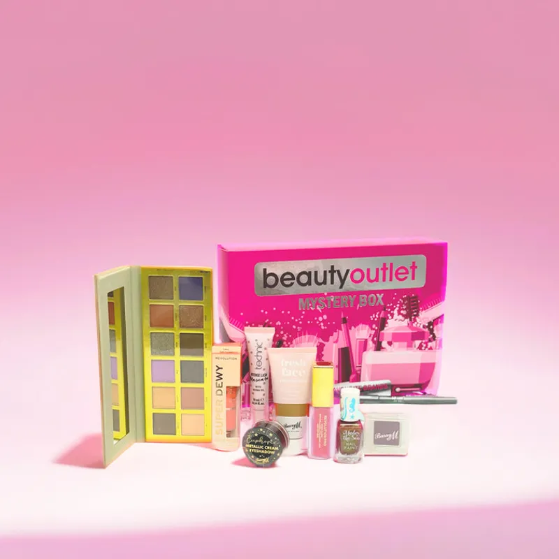 Makeup Sets^Beauty Outlet Makeup Box - Over £34.99 worth of cosmetics products.