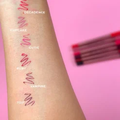 Lip Liners^Revolution Satin Kiss Lipliner